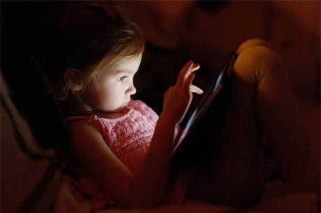 Çocukları Dijital Ekran Işığından Nasıl Koruruz?