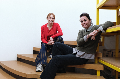 T�lin �zen ve Nilperi �ahinkaya Tiyatro Sahnesinde