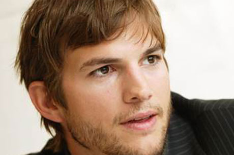 Ashton Kutcher: "O Benim Kahramanmd"- JOBS 